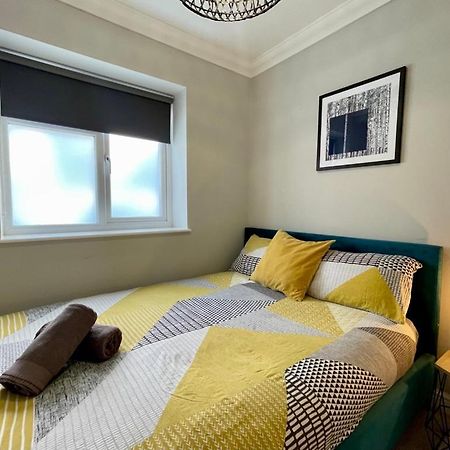 Stylish Modern Two Bedroom Apartment With Garden Cardiff Exterior foto